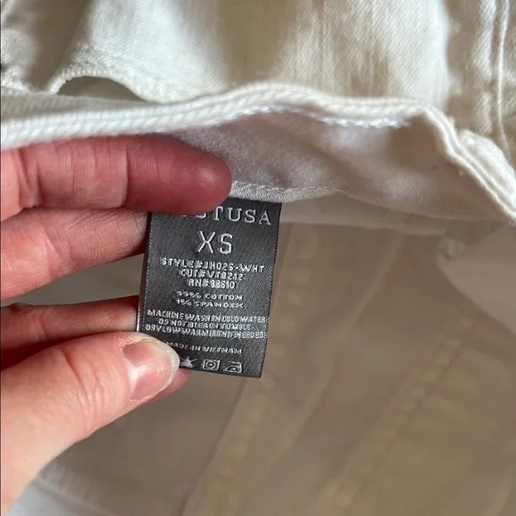 Just USA White Button-Up Denim Shorts - Picture 4 of 8